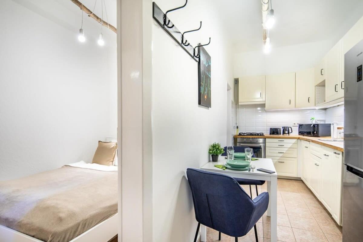 Convenient Apartment At Gastro Driven Location Budapest Eksteriør bilde
