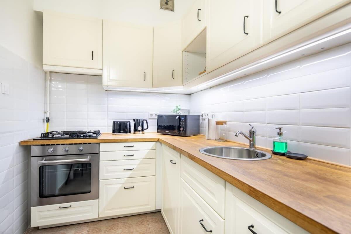 Convenient Apartment At Gastro Driven Location Budapest Eksteriør bilde